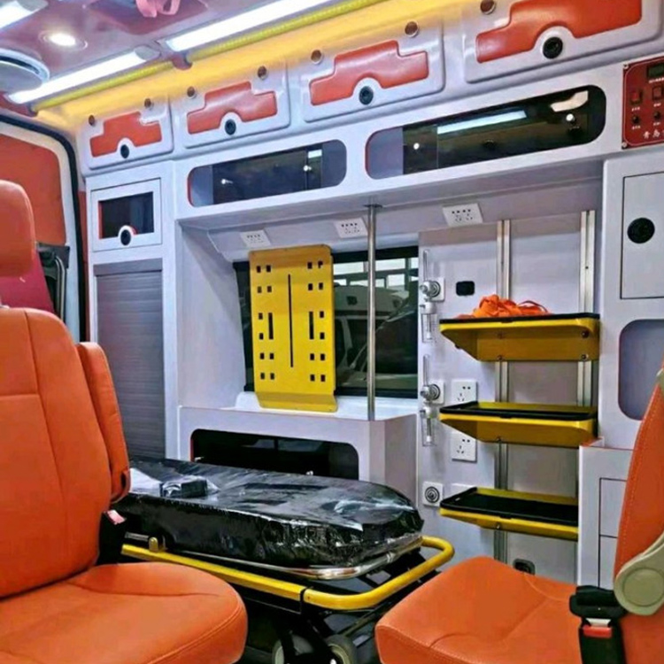 盘龙长途救护车护送病人租赁价格